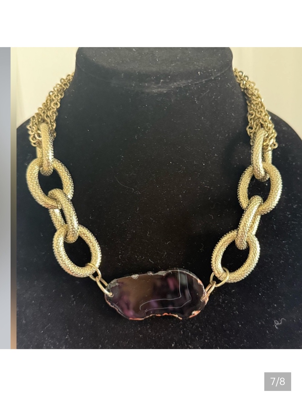 Beautiful gold tone chunky agate statement necklace vintage old money regency
